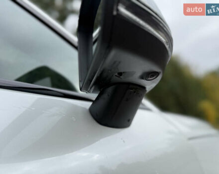 Вольво C40 Recharge 2022 у Рівному на Automoto.ua Білий Вольво C40 Recharge, об'ємом двигуна 0 л та пробігом 23 тис. км за 27600 $, фото 8 на Automoto.ua