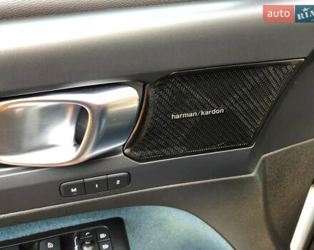 Белый Вольво C40 Recharge, объемом двигателя 0 л и пробегом 72 тыс. км за 29700 $, фото 27 на Automoto.ua