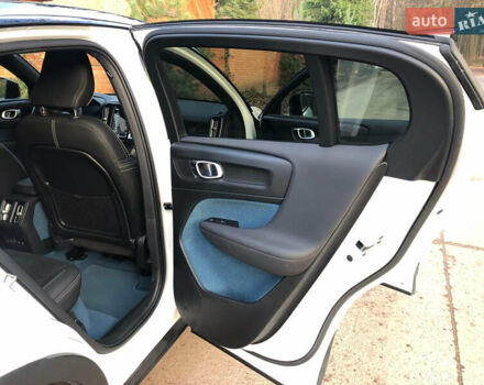 Белый Вольво C40 Recharge, объемом двигателя 0 л и пробегом 72 тыс. км за 29700 $, фото 17 на Automoto.ua