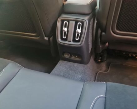 Белый Вольво C40 Recharge, объемом двигателя 0 л и пробегом 17 тыс. км за 36700 $, фото 9 на Automoto.ua