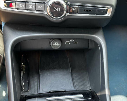 Білий Вольво C40 Recharge, об'ємом двигуна 0 л та пробігом 49 тис. км за 27700 $, фото 36 на Automoto.ua