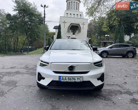 Белый Вольво C40 Recharge, объемом двигателя 0 л и пробегом 17 тыс. км за 31700 $, фото 6 на Automoto.ua