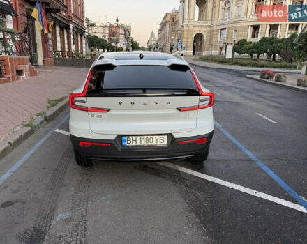 Белый Вольво C40 Recharge, объемом двигателя 0 л и пробегом 31 тыс. км за 34500 $, фото 1 на Automoto.ua