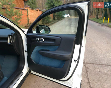 Белый Вольво C40 Recharge, объемом двигателя 0 л и пробегом 72 тыс. км за 29700 $, фото 15 на Automoto.ua