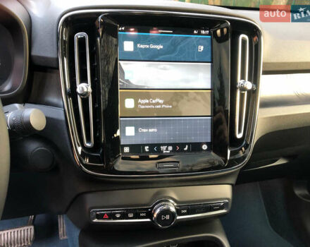 Белый Вольво C40 Recharge, объемом двигателя 0 л и пробегом 72 тыс. км за 29700 $, фото 30 на Automoto.ua