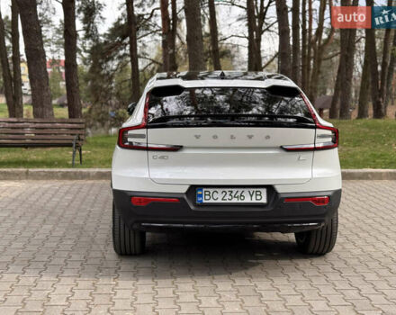 Белый Вольво C40 Recharge, объемом двигателя 0 л и пробегом 49 тыс. км за 29999 $, фото 3 на Automoto.ua