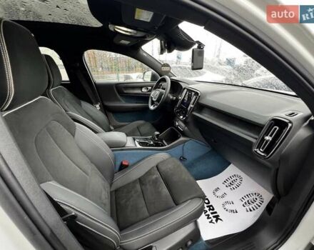 Белый Вольво C40 Recharge, объемом двигателя 0 л и пробегом 164 тыс. км за 23700 $, фото 5 на Automoto.ua