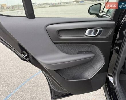 Черный Вольво C40 Recharge, объемом двигателя 0 л и пробегом 100 тыс. км за 29300 $, фото 32 на Automoto.ua