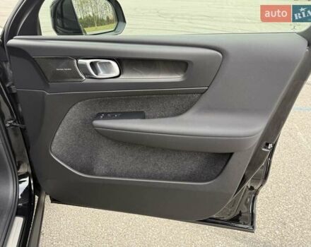 Черный Вольво C40 Recharge, объемом двигателя 0 л и пробегом 100 тыс. км за 29300 $, фото 40 на Automoto.ua