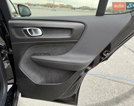 Черный Вольво C40 Recharge, объемом двигателя 0 л и пробегом 100 тыс. км за 29300 $, фото 35 на Automoto.ua