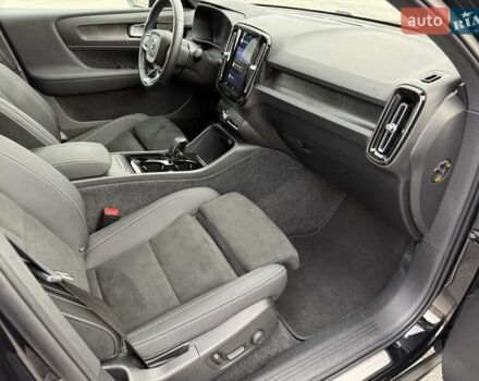 Черный Вольво C40 Recharge, объемом двигателя 0 л и пробегом 100 тыс. км за 29300 $, фото 37 на Automoto.ua