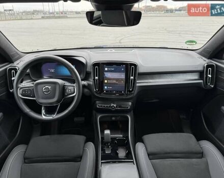Черный Вольво C40 Recharge, объемом двигателя 0 л и пробегом 100 тыс. км за 29300 $, фото 41 на Automoto.ua