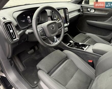 Черный Вольво C40 Recharge, объемом двигателя 0 л и пробегом 100 тыс. км за 29300 $, фото 24 на Automoto.ua