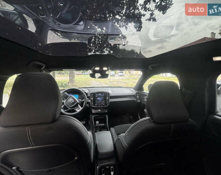 Черный Вольво C40 Recharge, объемом двигателя 0 л и пробегом 50 тыс. км за 28500 $, фото 3 на Automoto.ua