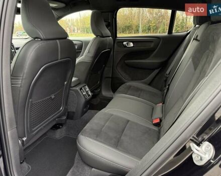 Черный Вольво C40 Recharge, объемом двигателя 0 л и пробегом 100 тыс. км за 29300 $, фото 30 на Automoto.ua