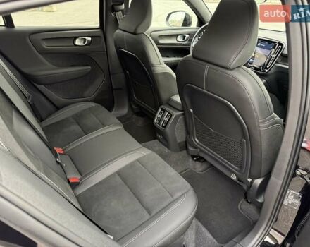 Черный Вольво C40 Recharge, объемом двигателя 0 л и пробегом 100 тыс. км за 29300 $, фото 34 на Automoto.ua