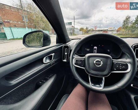 Вольво C40 Recharge, объемом двигателя 0 л и пробегом 53 тыс. км за 27999 $, фото 9 на Automoto.ua