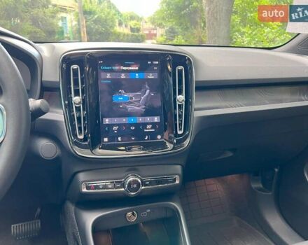 Сірий Вольво C40 Recharge, об'ємом двигуна 0 л та пробігом 21 тис. км за 40390 $, фото 12 на Automoto.ua