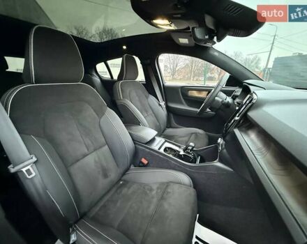 Серый Вольво C40 Recharge, объемом двигателя 0 л и пробегом 21 тыс. км за 18300 $, фото 21 на Automoto.ua