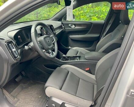 Сірий Вольво C40 Recharge, об'ємом двигуна 0 л та пробігом 21 тис. км за 40390 $, фото 9 на Automoto.ua