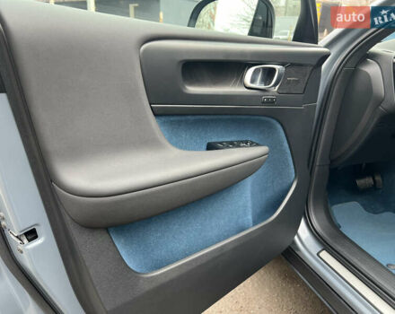 Серый Вольво C40 Recharge, объемом двигателя 0 л и пробегом 12 тыс. км за 29500 $, фото 32 на Automoto.ua