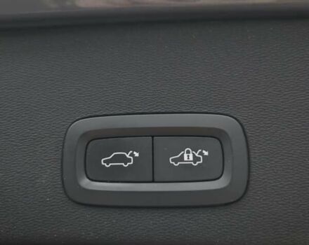 Сірий Вольво C40 Recharge, об'ємом двигуна 0 л та пробігом 68 тис. км за 27900 $, фото 9 на Automoto.ua