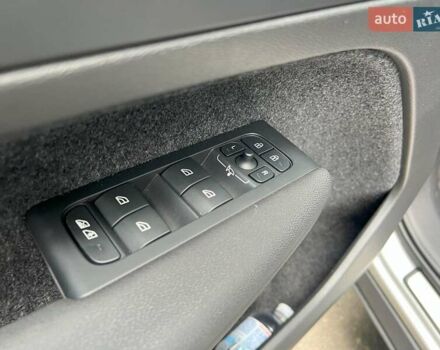 Сірий Вольво C40 Recharge, об'ємом двигуна 0 л та пробігом 21 тис. км за 40390 $, фото 10 на Automoto.ua