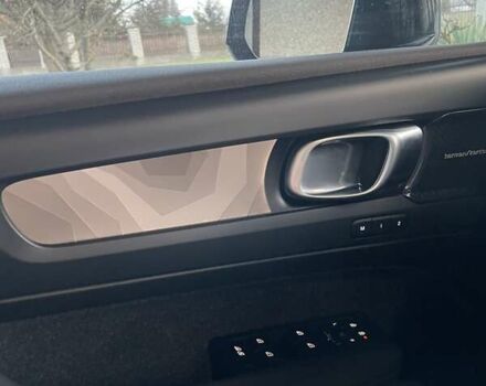 Сірий Вольво C40 Recharge, об'ємом двигуна 0 л та пробігом 69 тис. км за 28500 $, фото 19 на Automoto.ua