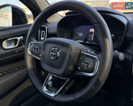 Серый Вольво C40 Recharge, объемом двигателя 0 л и пробегом 32 тыс. км за 29500 $, фото 6 на Automoto.ua