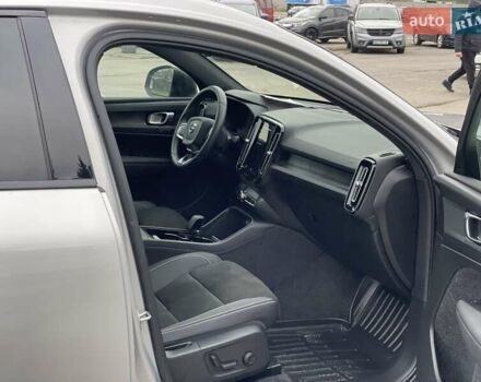 Серый Вольво C40 Recharge, объемом двигателя 0 л и пробегом 11 тыс. км за 26200 $, фото 9 на Automoto.ua