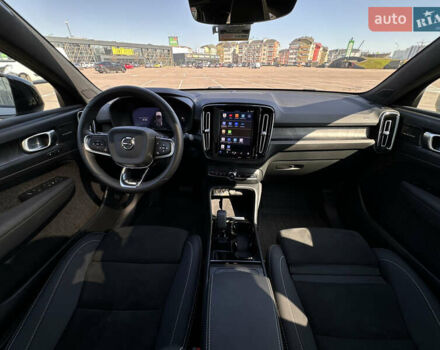 Серый Вольво C40 Recharge, объемом двигателя 0 л и пробегом 32 тыс. км за 29500 $, фото 4 на Automoto.ua