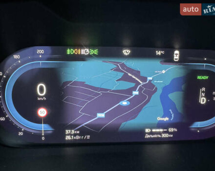 Серый Вольво C40 Recharge, объемом двигателя 0 л и пробегом 4 тыс. км за 34000 $, фото 29 на Automoto.ua