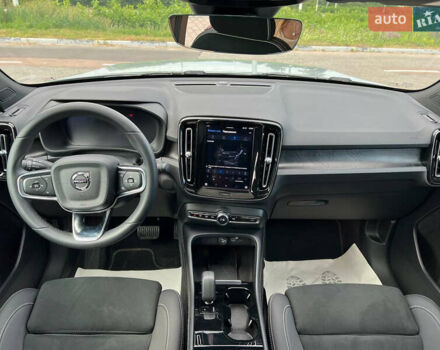Сірий Вольво C40 Recharge, об'ємом двигуна 0 л та пробігом 24 тис. км за 34400 $, фото 12 на Automoto.ua