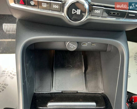 Сірий Вольво C40 Recharge, об'ємом двигуна 0 л та пробігом 24 тис. км за 34400 $, фото 19 на Automoto.ua