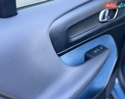 Синій Вольво C40 Recharge, об'ємом двигуна 0 л та пробігом 80 тис. км за 28500 $, фото 36 на Automoto.ua