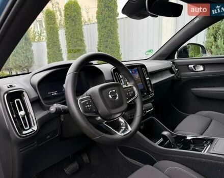 Синий Вольво C40 Recharge, объемом двигателя 0 л и пробегом 43 тыс. км за 28333 $, фото 3 на Automoto.ua