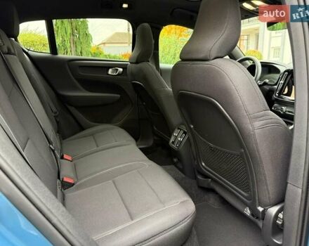 Синий Вольво C40 Recharge, объемом двигателя 0 л и пробегом 43 тыс. км за 28333 $, фото 2 на Automoto.ua