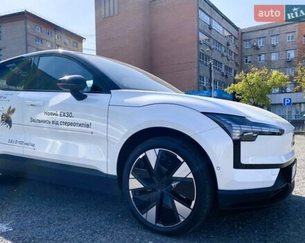 Білий Вольво EX30, об'ємом двигуна 0 л та пробігом 2 тис. км за 44077 $, фото 6 на Automoto.ua