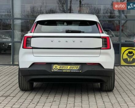 Белый Вольво EX30, объемом двигателя 0 л и пробегом 17 тыс. км за 27500 $, фото 5 на Automoto.ua