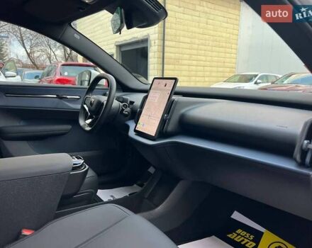 Белый Вольво EX30, объемом двигателя 0 л и пробегом 17 тыс. км за 27500 $, фото 20 на Automoto.ua