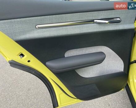 Желтый Вольво EX30, объемом двигателя 0 л и пробегом 19 тыс. км за 43034 $, фото 14 на Automoto.ua