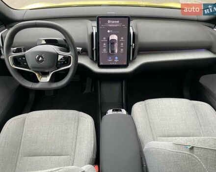 Желтый Вольво EX30, объемом двигателя 0 л и пробегом 19 тыс. км за 43034 $, фото 18 на Automoto.ua