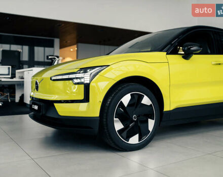 Желтый Вольво EX30, объемом двигателя 0 л и пробегом 6 тыс. км за 44292 $, фото 4 на Automoto.ua