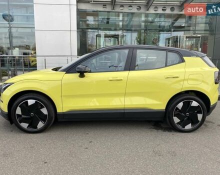 Желтый Вольво EX30, объемом двигателя 0 л и пробегом 19 тыс. км за 43034 $, фото 2 на Automoto.ua