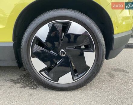 Желтый Вольво EX30, объемом двигателя 0 л и пробегом 19 тыс. км за 43034 $, фото 17 на Automoto.ua