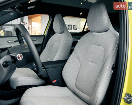 Желтый Вольво EX30, объемом двигателя 0 л и пробегом 6 тыс. км за 44292 $, фото 19 на Automoto.ua