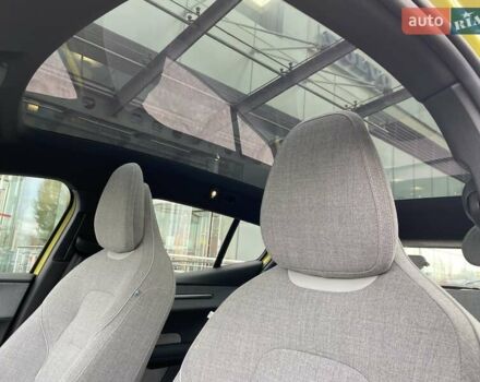 Желтый Вольво EX30, объемом двигателя 0 л и пробегом 19 тыс. км за 43034 $, фото 24 на Automoto.ua