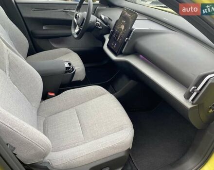 Желтый Вольво EX30, объемом двигателя 0 л и пробегом 19 тыс. км за 43034 $, фото 12 на Automoto.ua