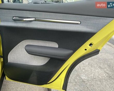 Желтый Вольво EX30, объемом двигателя 0 л и пробегом 19 тыс. км за 43034 $, фото 15 на Automoto.ua