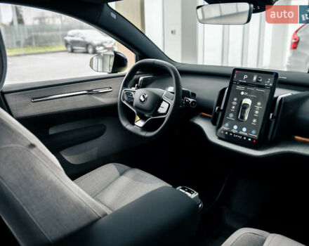 Желтый Вольво EX30, объемом двигателя 0 л и пробегом 6 тыс. км за 44292 $, фото 18 на Automoto.ua